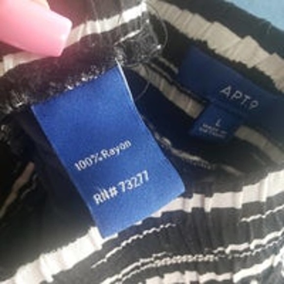 Apt 9 black and white striped shorts size L - Picture 3 of 3